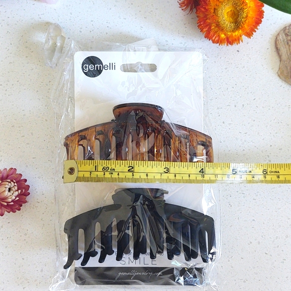 Gemelli ~ Jenna Hair Clip Set, Large - Picture 3 of 3
